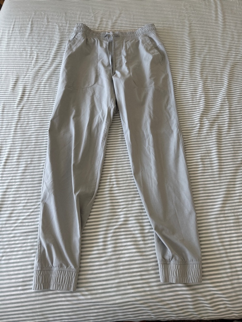 Lululemon gray men’s joggers